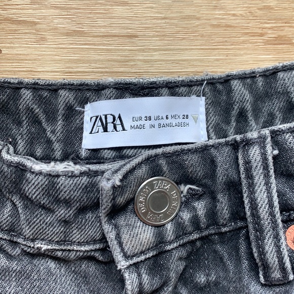ZARA Jean Shorts - Picture 2 of 3